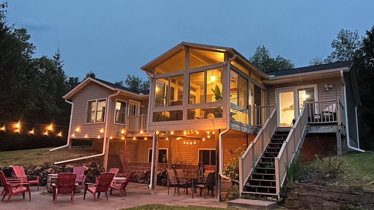 Rutledge Cabin | Scenic Kettle River Cabin - Hike, Sauna, Kayaks & More-Your Next Retreat Awaits!
