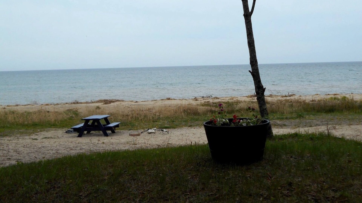 Sturgeon Bay Cottage | Scenic Lake front cottage! Summer in Door County too good to miss!