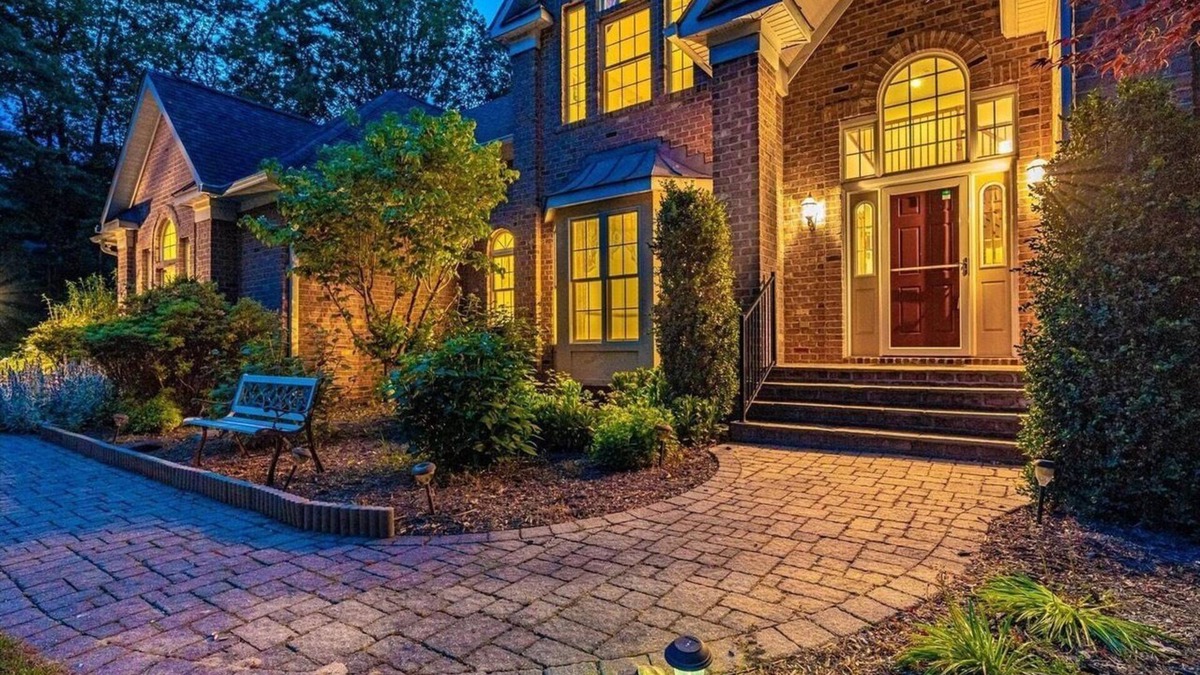 Frederick House | Scenic Private Escape with Modern Comforts Nestled Near DC, Appalachian & More.