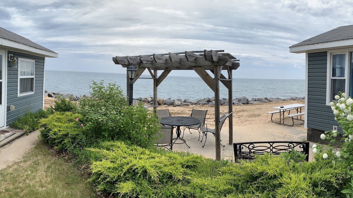 Oscoda Cabin | Scenic Resort
