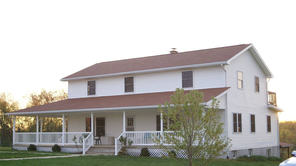 Butler House | Scenic Ridge Guest House a Farmhouse in the Mohican Valley