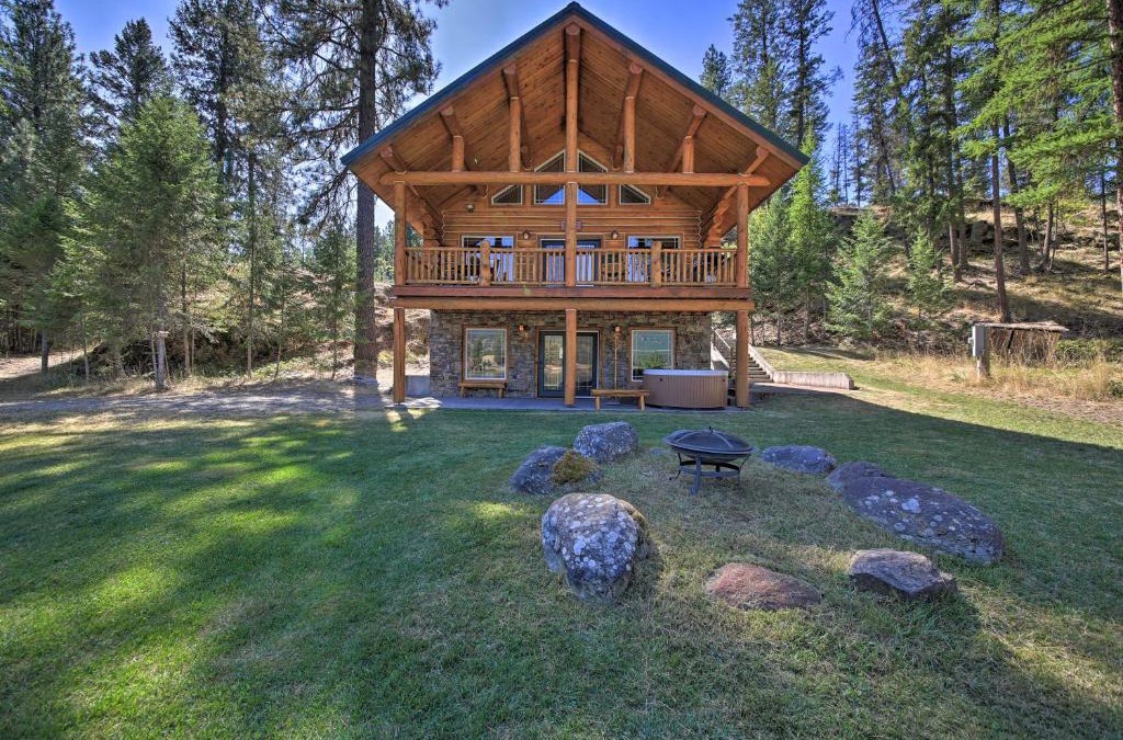 Thompson Falls House | Scenic Riverfront Retreat with Hot Tub and Kayaks!