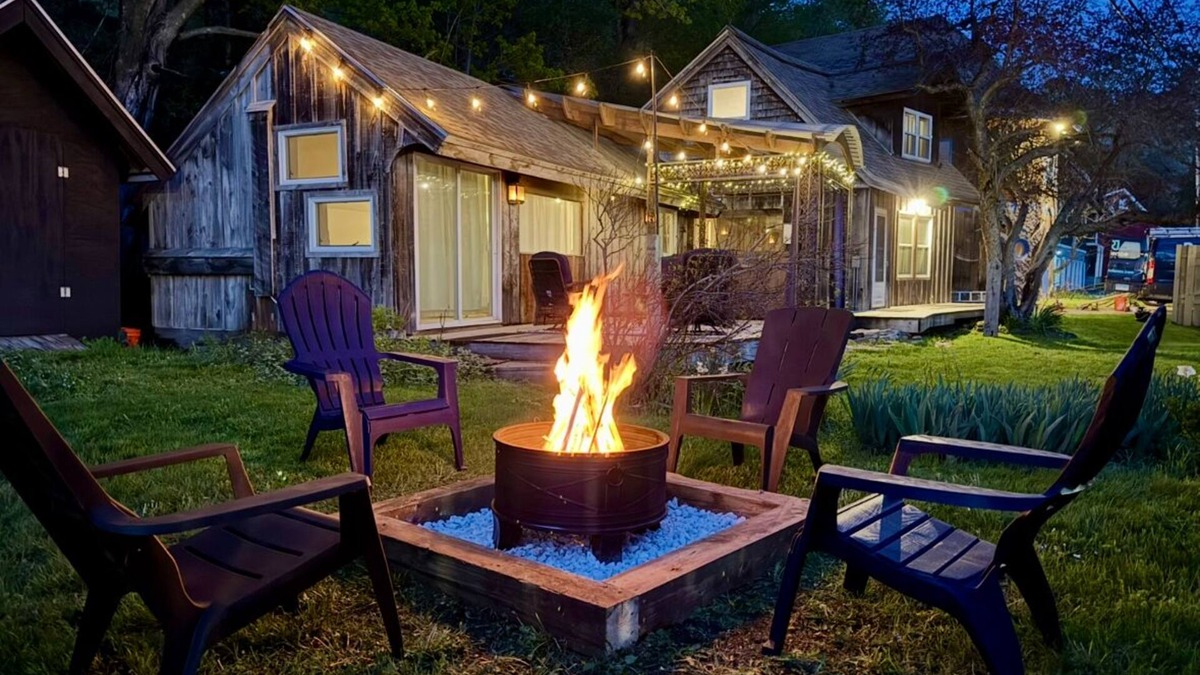 Bridgewater Corners House | Scenic Rt 4: Hot tub, minutes to everything!
