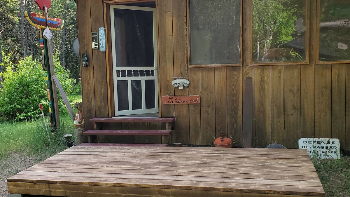 Brudenell House | Scenic Rustic Off-Grid Cabin Retreat