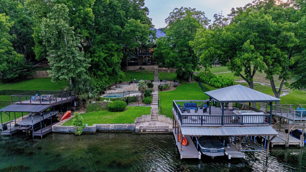 Apache Shores House | Scenic Seclusion Near Austin: 2 Luxe Suites, Designer Dining & City Access