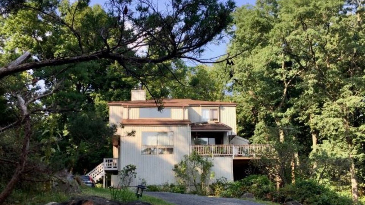 Croton-on-Hudson House | Scenic & Serene: 3BR/3BA w Panoramic Hudson Views! A Birder's paradise
