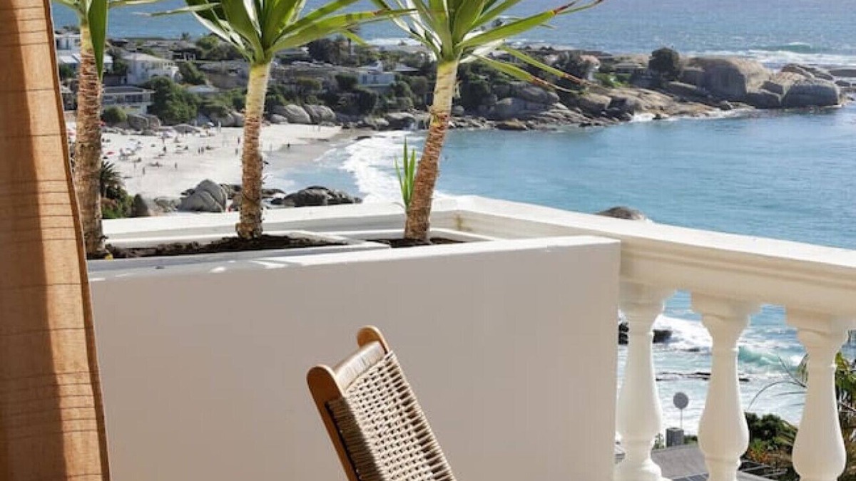 Clifton Apartment | Scenic Serenity in Clifton - Number 6306