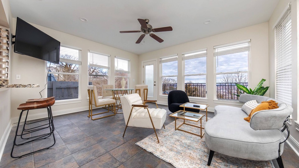 East Price Hill House | Scenic Skyline View- Downtown Cincy