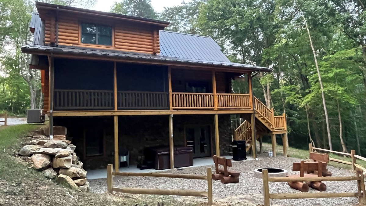 Logan Cabin | "Scenic Solitude" - A great place to experience Hocking Hills !