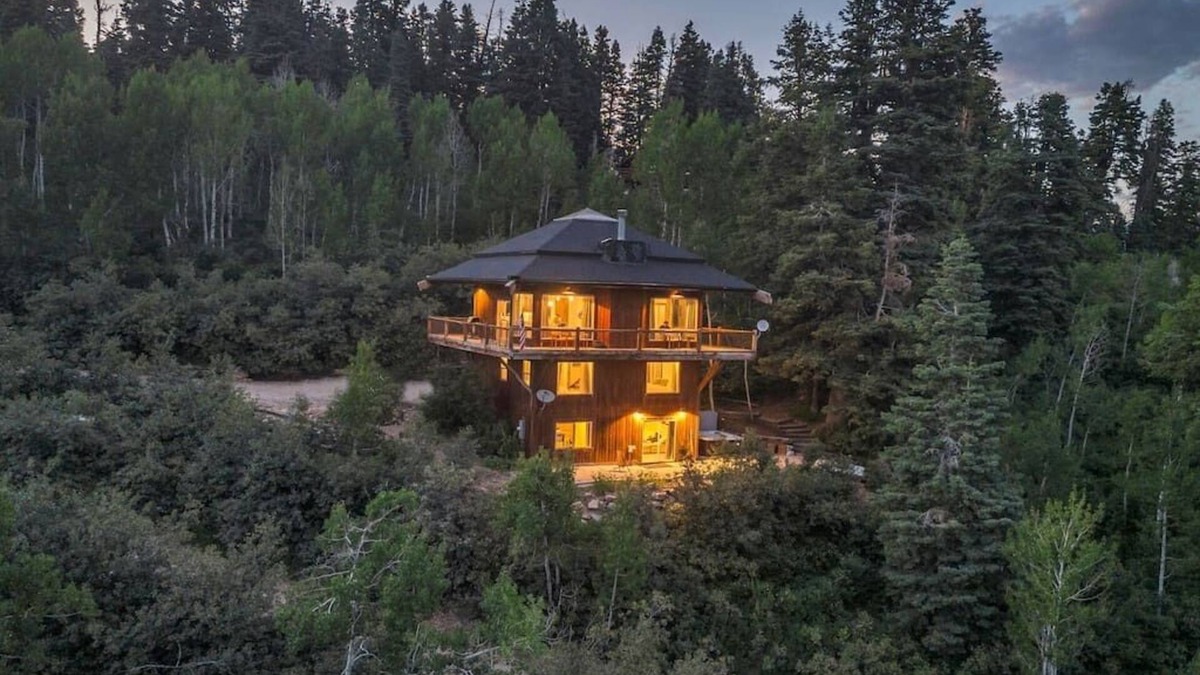 Tollgate Canyon Cabin | Scenic Stay w/Hot Tub by Park City