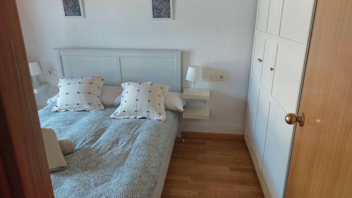 Villanua House | Scenic Stone Mountain House with Garden, 3 Double Bedrooms & Loft, Fully Equipped Kitchen