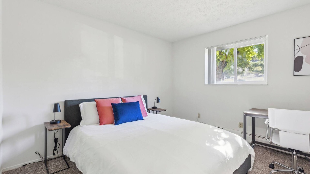 Parma Apartment | Scenic towers 3102 I Cozy & Comfy I Free Parking