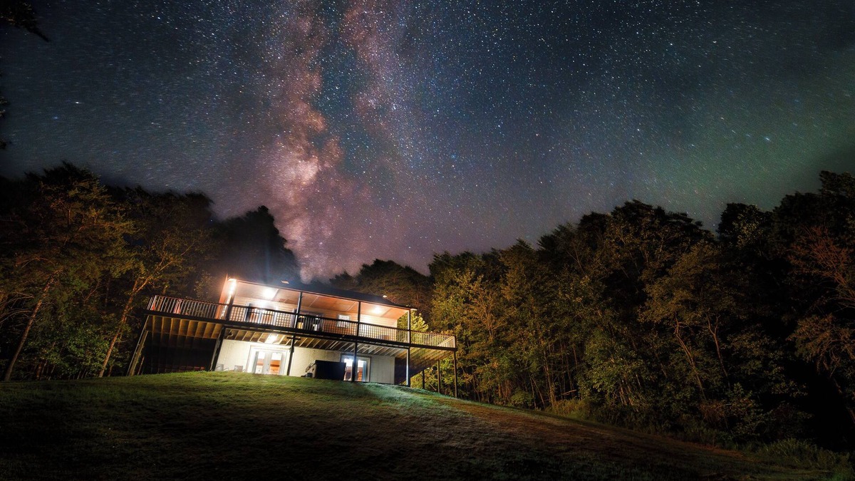 Creola Cabin | Scenic View Hocking Hills cedar cabin for up to 8 guests that is pet friendly on 30 private acres. Offers pond, Wi-fi and great deck space with first level hot tub.