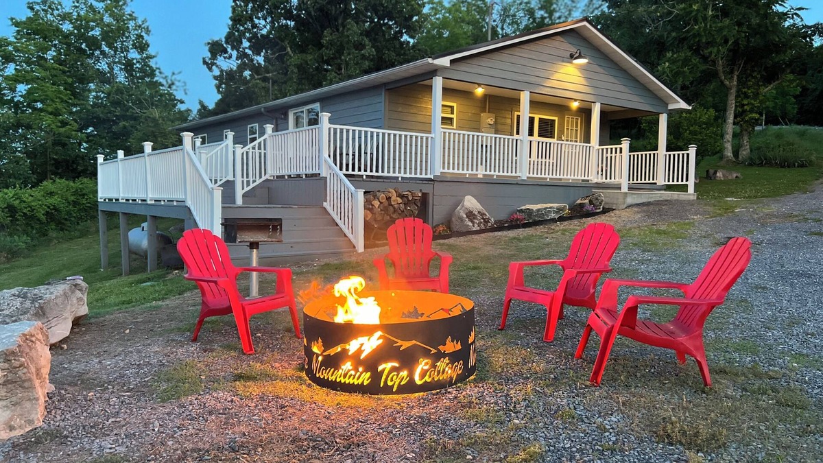 Marshall Cottage | Scenic views, Fire Pit, CozynClose to the Buffalo National RivernPet friendly