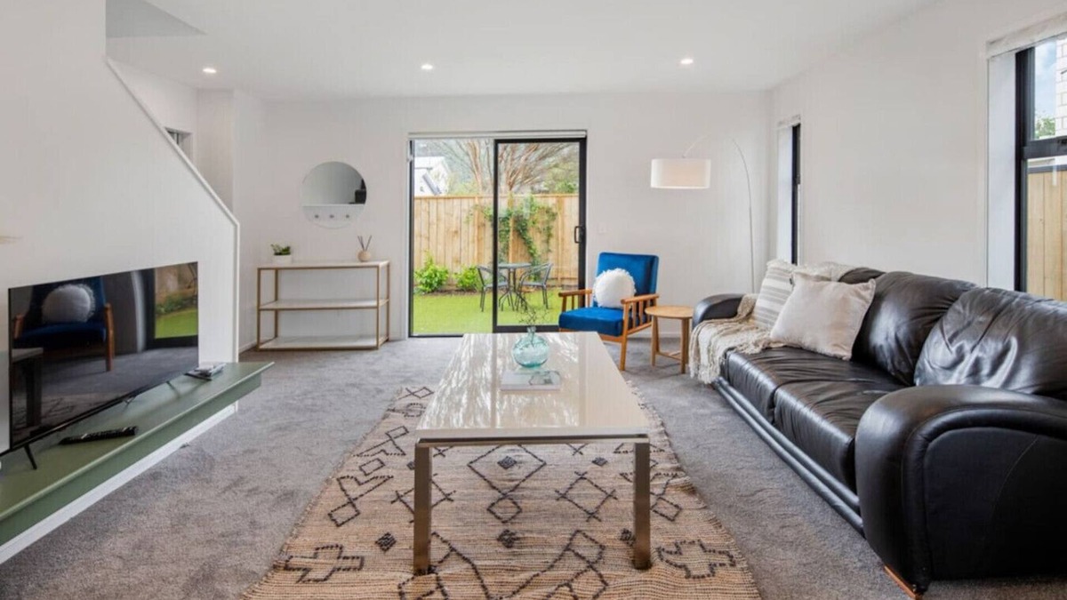 Trentham House | Scenic Views from our 2-BR Trentham Hideaway