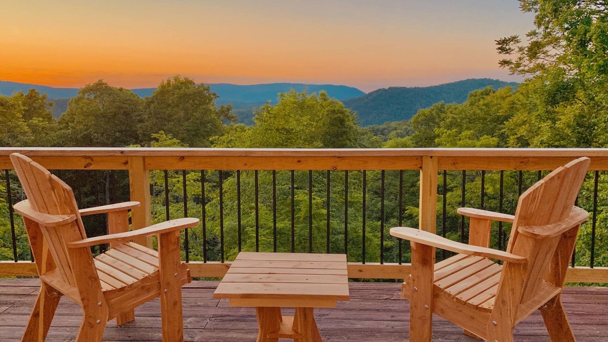 Great Cacapon Cabin | Scenic VIEWS! Pool table - Fire Pit - River Access - Arcade