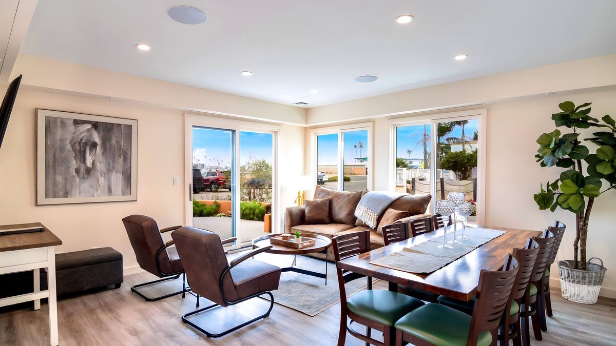 Silver Strand House | Scenic Waterfront Getaway Townhouse with Kayak!