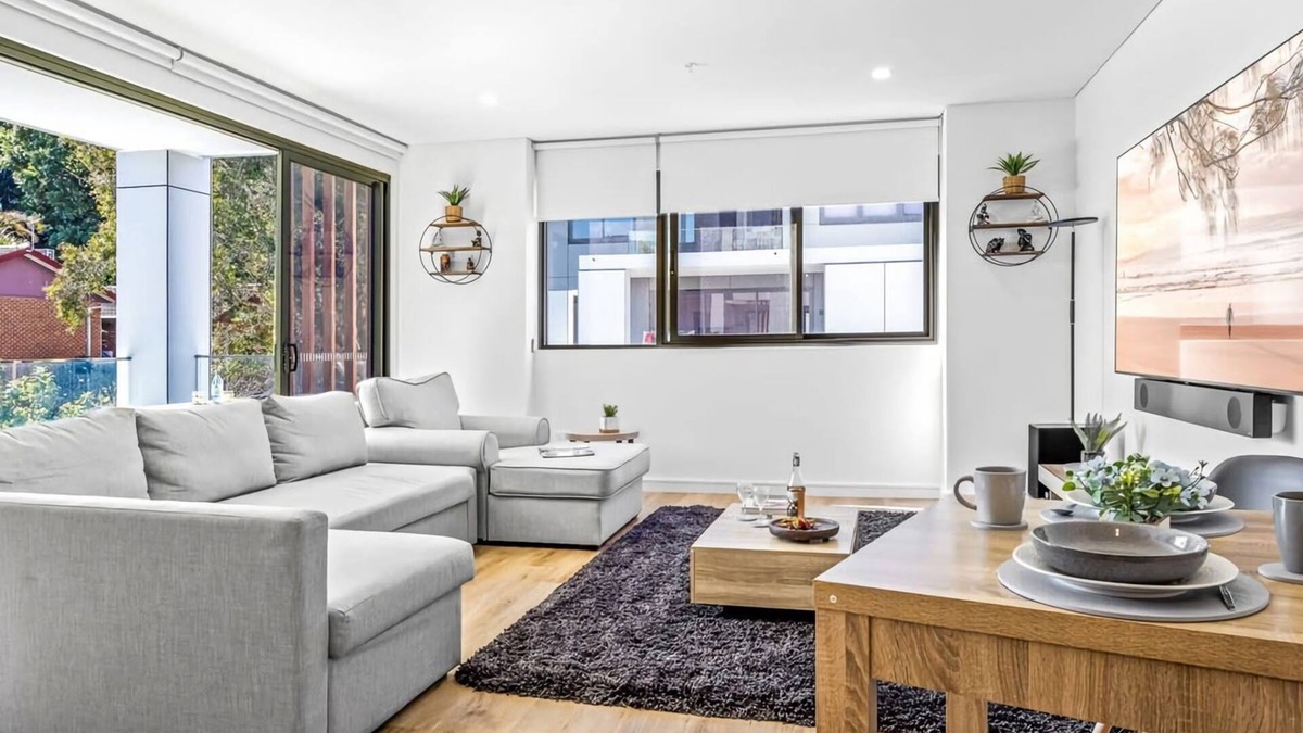 Wollongong CBD Apartment | Scenic Wollongong Gem City Location with Rooftop