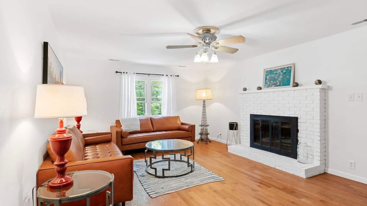 Imperial House | scent-free stay - spacious , big yard and safe neighborhood