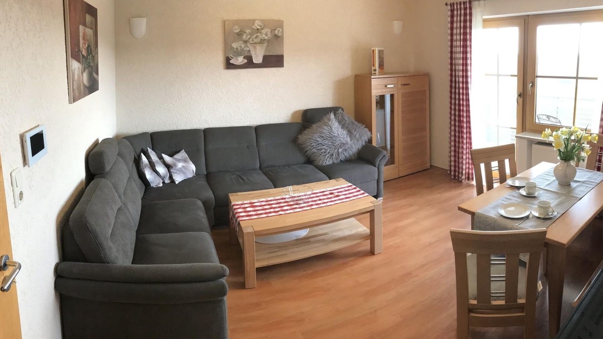 Lalling Apartment | Schöne 4-Sterne FeWo in herrlicher, ruhiger Südhanglage und Südbalkon