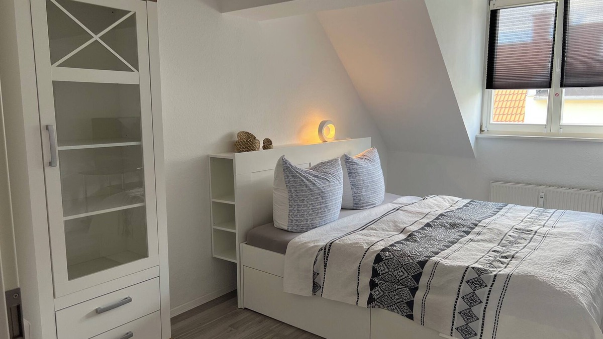 Magdeburg Apartment | Schöne Dachgeschosswohnung im Gastroviertel an der Elbe