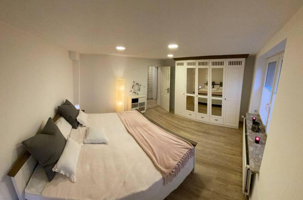 Boostedt Apartment | Schöne Wohnung mit Garten beim Outletcenter 5 km