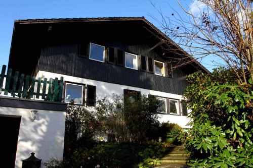 Lindlar House | Schönenborn