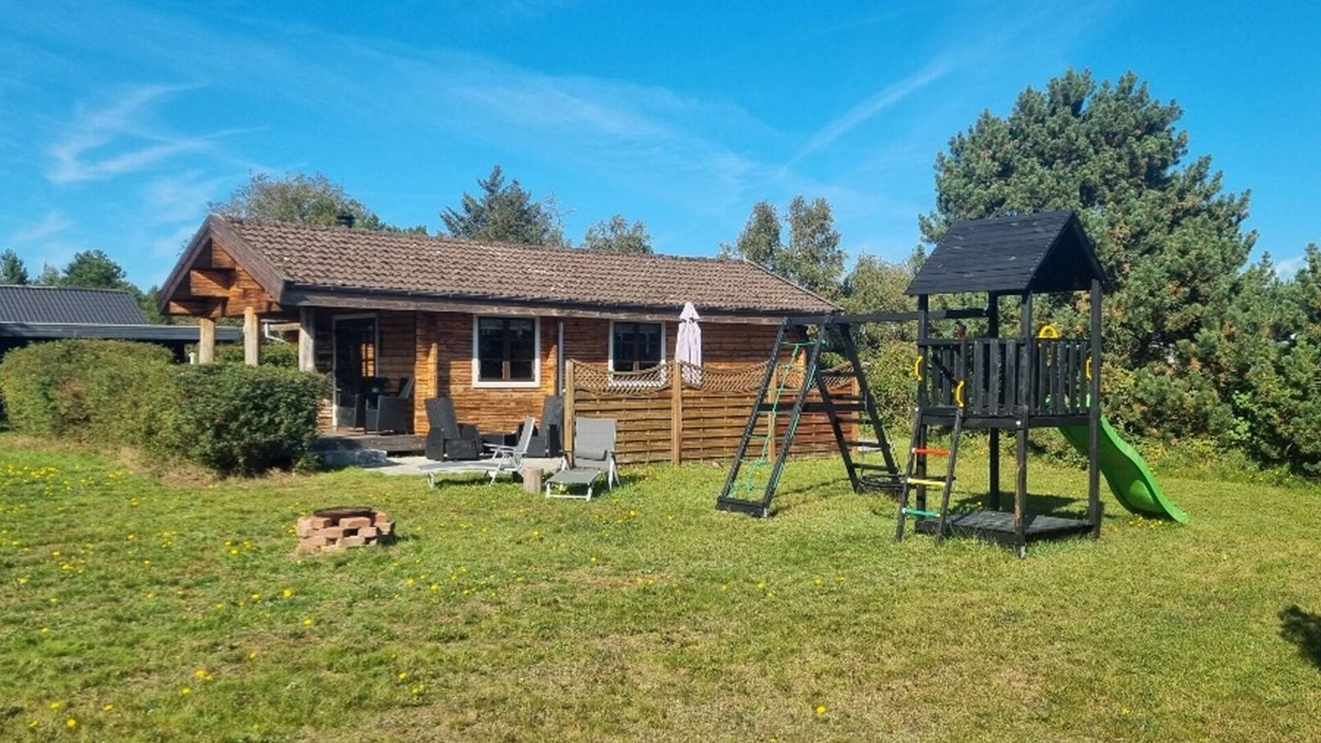Kramnitse House | Schönes Ferienhaus auf Riesigem Grundstück für 5 Personen