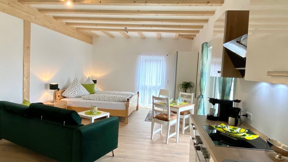 Engelsbrand Resort | Schönes helles Studio-Appartement mit großem Balkon