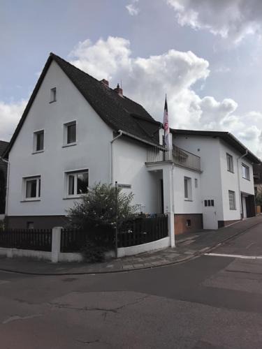 Roedermark House | Schönes Zimmer im Einfamilienhaus