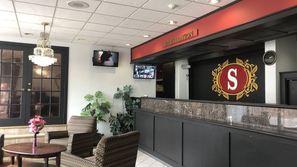 Seward Place Hotel | Schenectady Inn & Suites