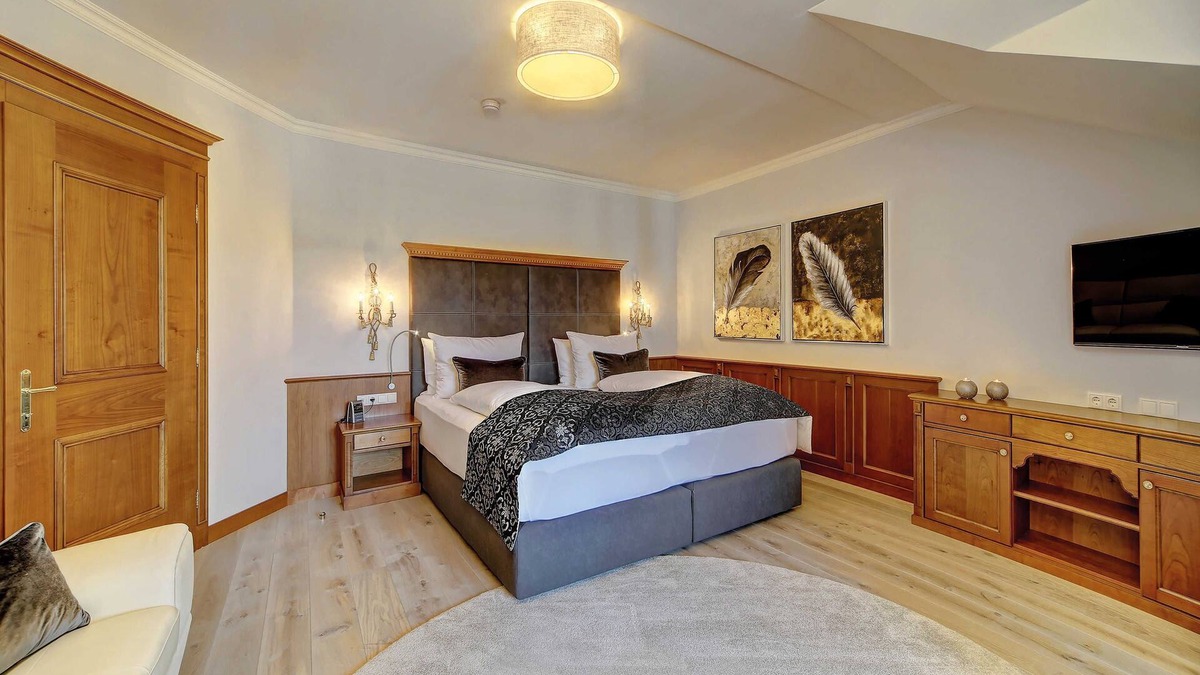 Roehrnbach House | SCHLÖSSL-SUITE - Wellness- & Sporthotel Jagdhof *