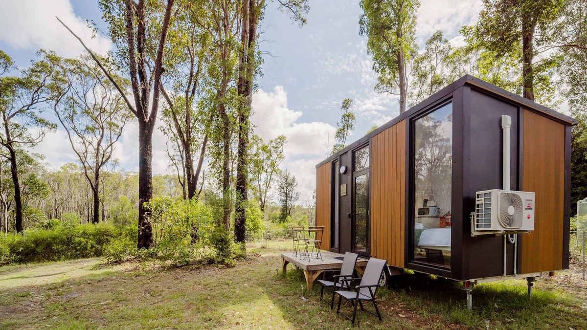 Ashby Heights House | Schlaraffenland 2 by Tiny Away
