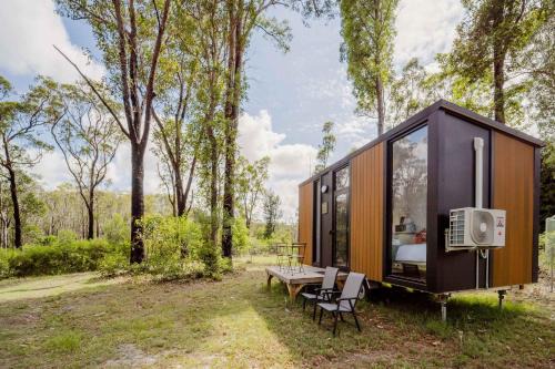 Ashby Heights House | Schlaraffenland 2 by Tiny Away