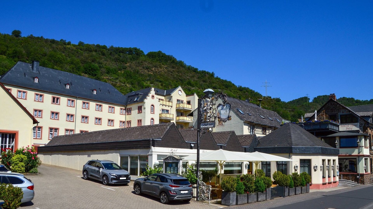 Karden Hotel | Schloß-Hotel Petry
