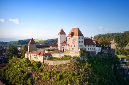 Burgdorf Hostel | Schloss Burgdorf Youth Hostel