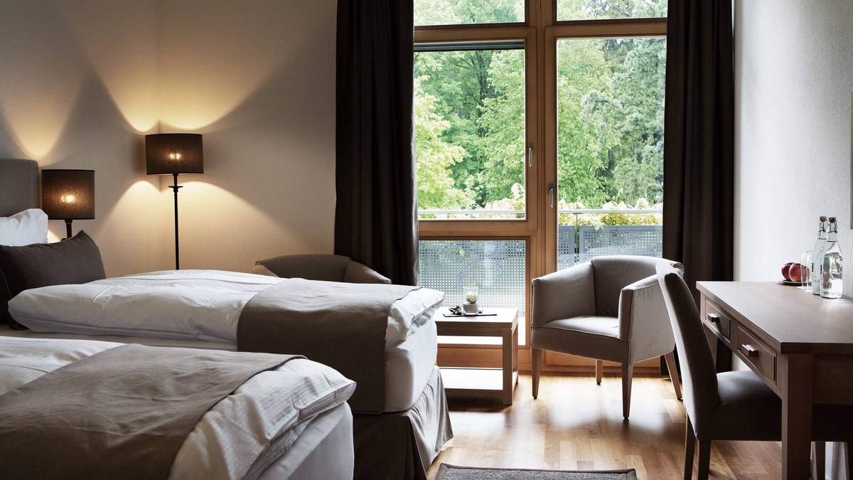 Konolfingen Hotel | Schloss Huenigen