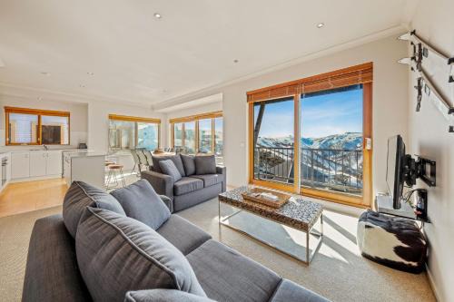Hotham Heights Apartment | Schnapps Penthouse Ski Apt with Undercover Parking