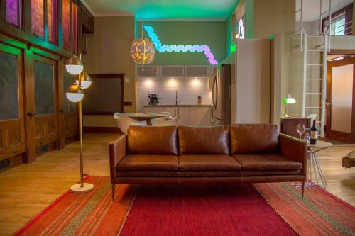 Neighborhood of the Arts Apartment | School 31 Lofts