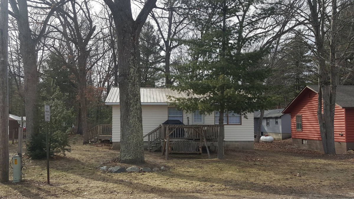 Wellston Cottage | Schuessler House, Wellston, MI New Central Air! Washer and Dryer!