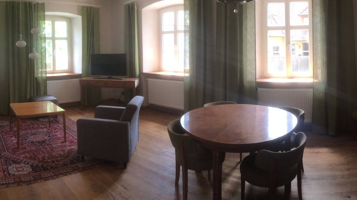 Volkach Apartment | Schulwohnung im ehemaligen Schul- und Rathaus