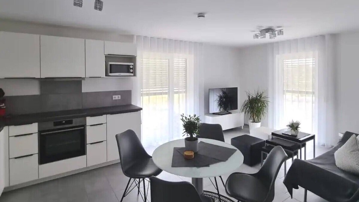 Altstadt Apartment | SCHWARZ vacation apartment - your second home