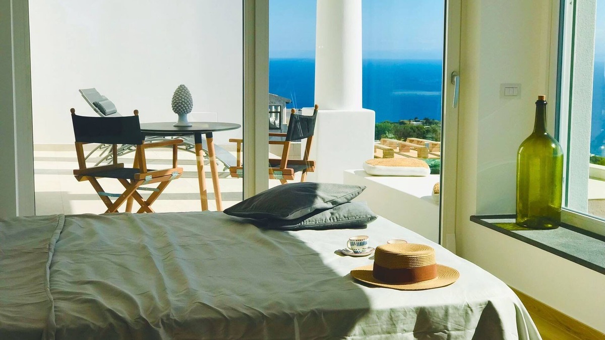 Pianoconte House | Sciara Eolie luxury apartment with Jacuzzi