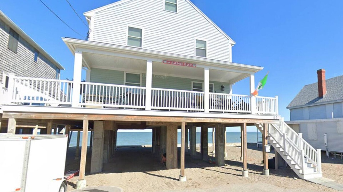 Scituate House | Scituate oceanfront gem; 5BR w/wrap around deck. Perfect for family & friends