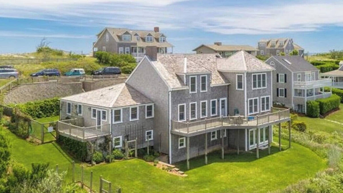 Siasconset House | Sconset Retreat with Ocean Views – Minutes from Nantucket’s Best Beaches