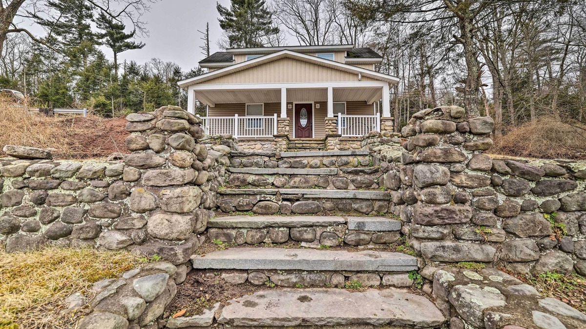 Scotrun Cottage | Scotrun Home Centrally Located to Area Resorts