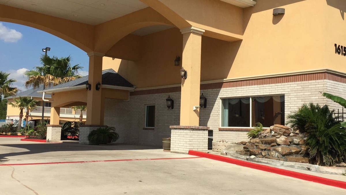 Barker Hotel | Scottish Inn & Suites