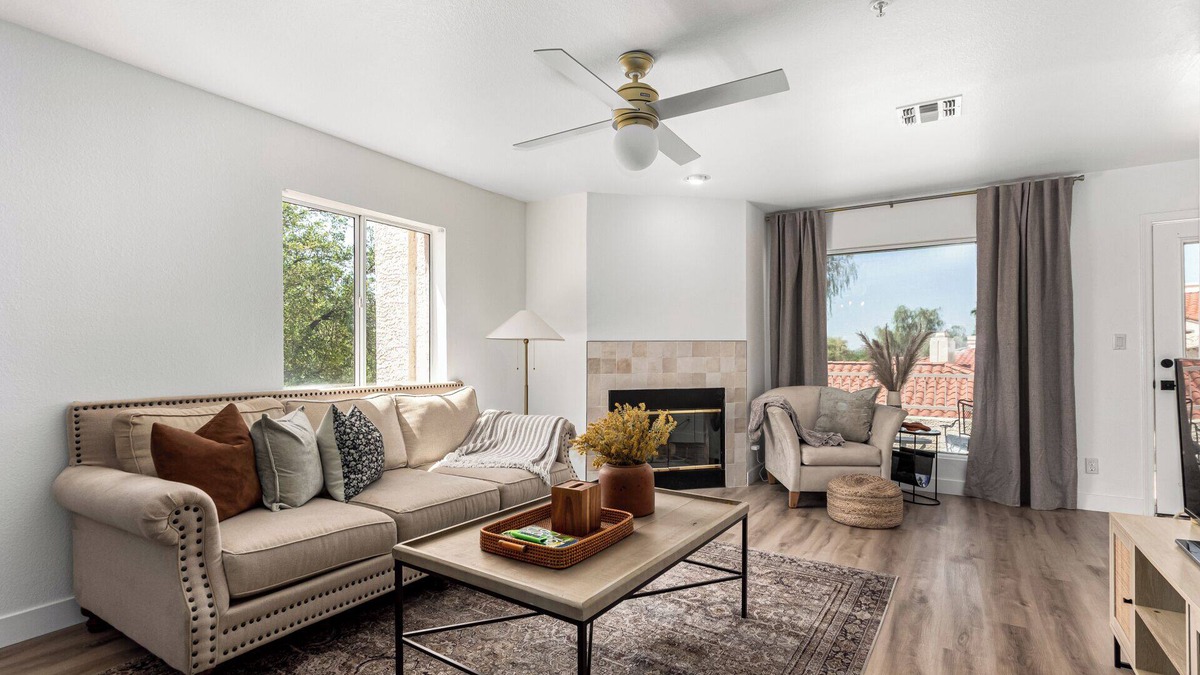 Scottsdale Ranch Condo | SCOTTSDALE BAY CLUB PENTHOUSE CONDO! NEWLY REMODELED POOL W/PRIVATE ACCESS.