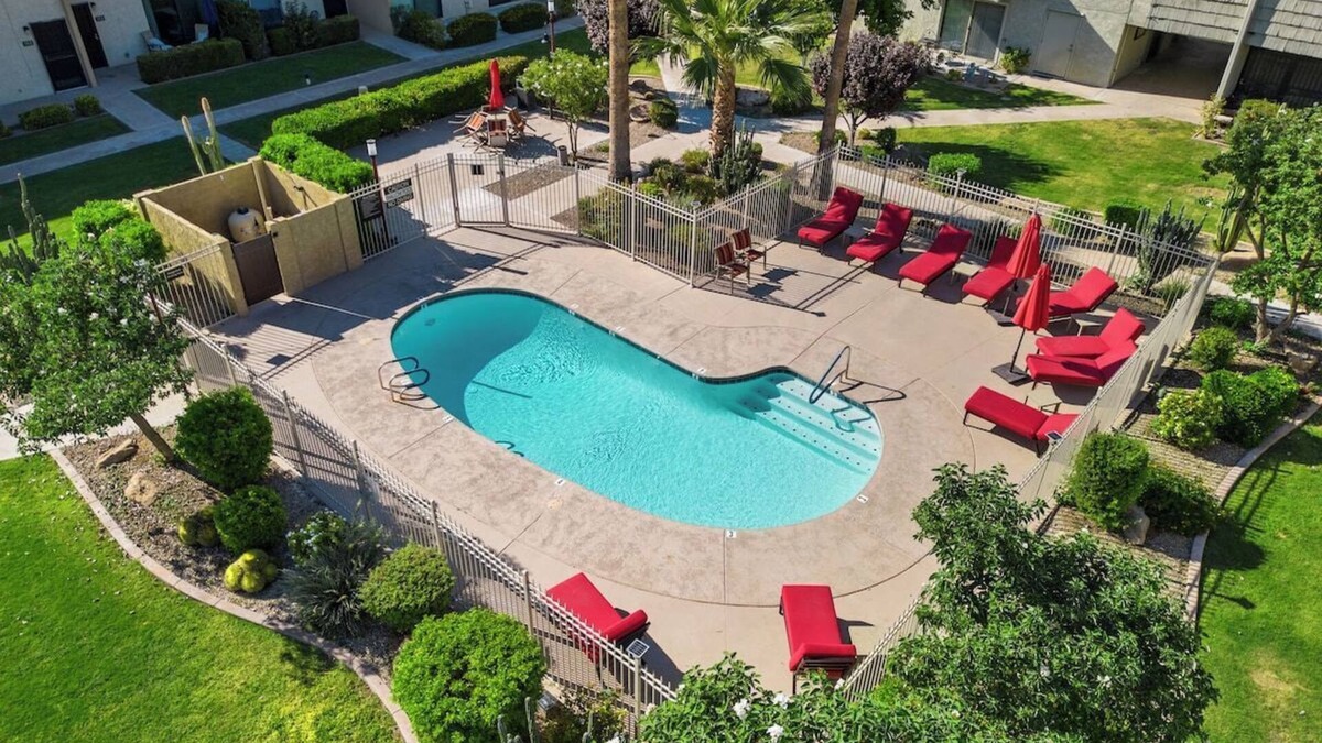 South Scottsdale Condo | Scottsdale Camelback 169 – Walk to Fashion Square & Old Town!