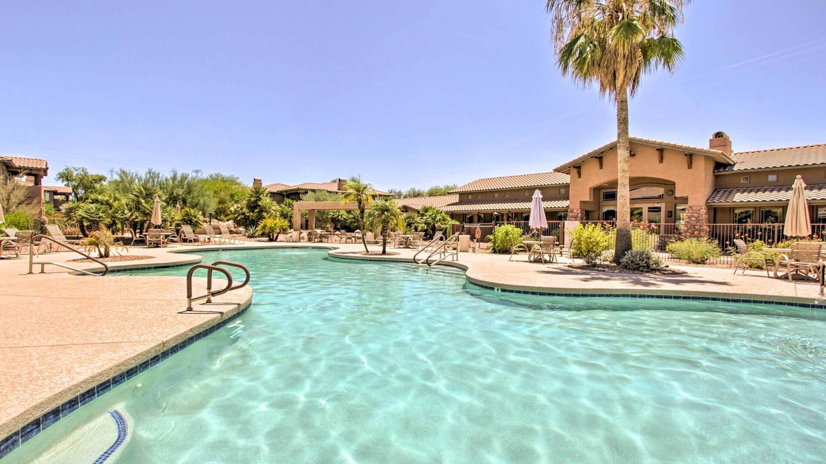 Central Scottsdale Condo | Scottsdale Condo w/Balcony & Resort Amenities!